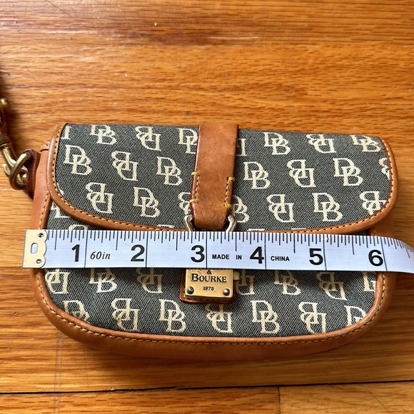 Vintage Dooney & Bourke wrislet